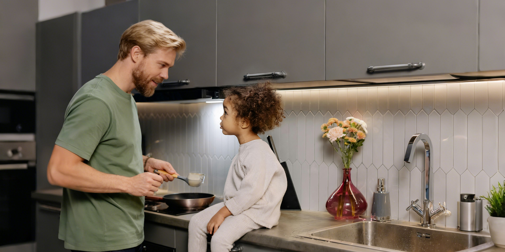 �������